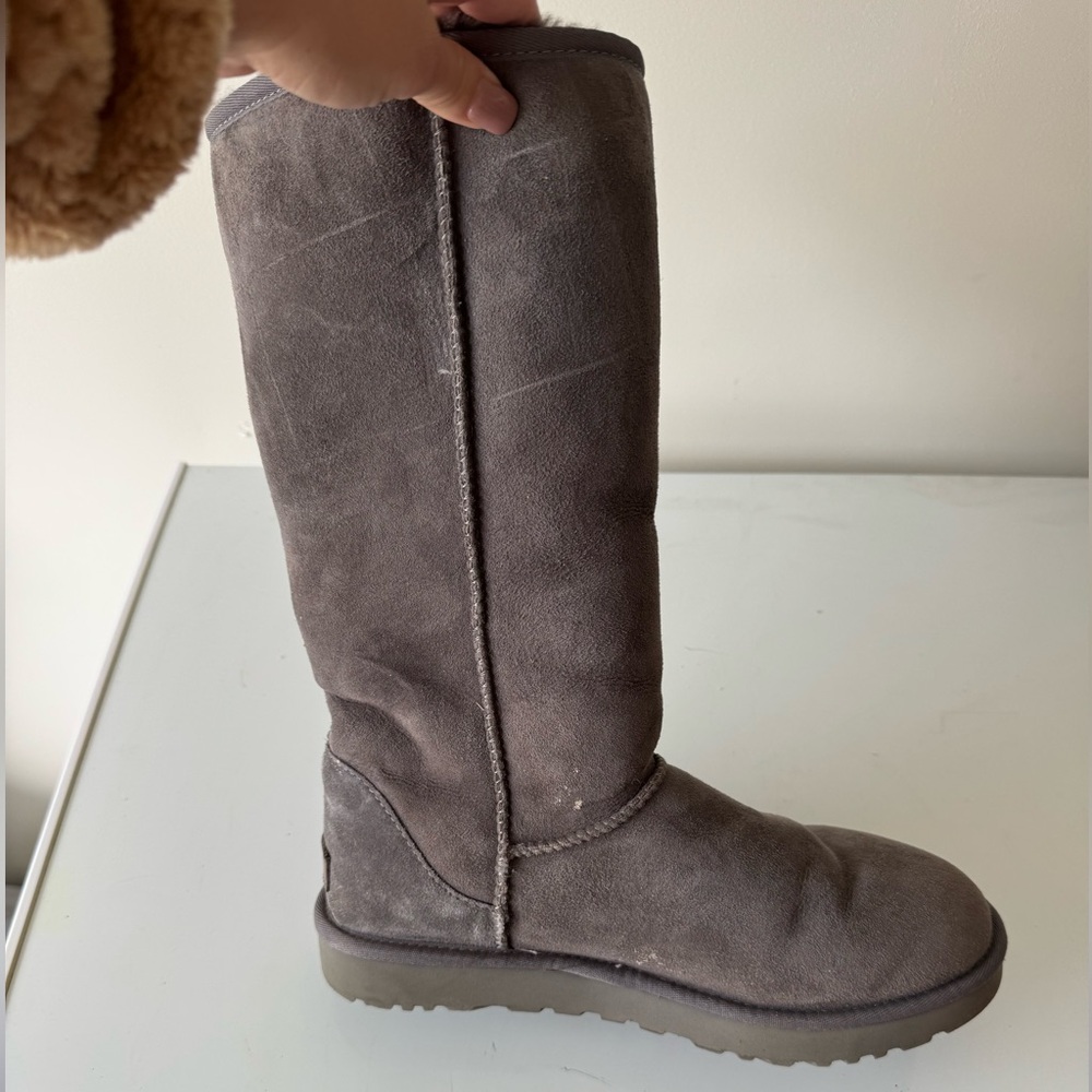 UGG BOOTS gray